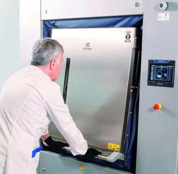 Großvolumige Wäschereilösung von Electrolux Professional für hygienesensible Bereiche