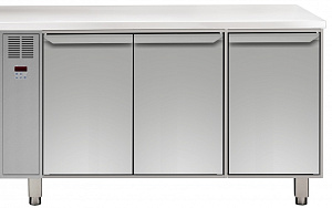 Electrolux Professional TRERS3V7T REFRIGERATED CUPBOARD 3 DOORS REM.1550MM (Code 121950)