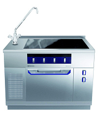 Electrolux Professional MCJHEBK8AO Modulare Großküchengeräteserie thermaline 90 -Vollflächige Induktionskochplatte auf statischem Elektroherd, mit linkem Wasserhahn, einseitig bedienbar mit Aufkantung (Code 589888)