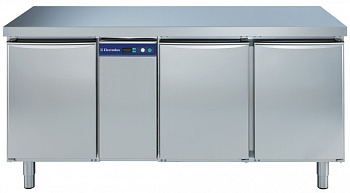 Electrolux Professional RCDF3M30R TIEFKÜHLTISCH, 440 LITER, 3 TÜREN, ZENTR (Code 726582)
