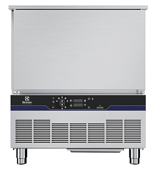 Electrolux Professional ECBCFA025SE Schockkühler/-froster Schockkühler/Tiefkühler mit digitaler Temperatur- und Zeitanzeige. Für 5 GN 1/1 oder 600x400 mm Tabletts (h = 65 mm). Tragfähigkeit: Kühlen 25 kg; Gefrieren 15 kg.  Automatische Erkennung des Einsetze (Code 725212)
