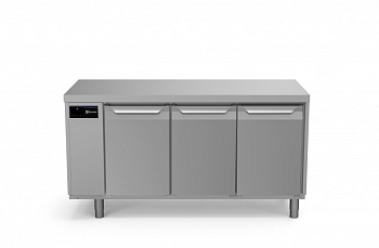 Electrolux Professional EH3FRAAA FREEZER COUNTER 440 LT,3 DOORS,REMOTE (Code 710101)