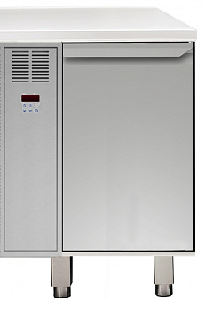 Electrolux Professional TCERS1V7T FREEZER CUPBOARD 1 DOOR REMOTE 750MM (Code 121954)
